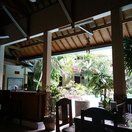 Secret Garden Inn Kuta  Exterior photo
