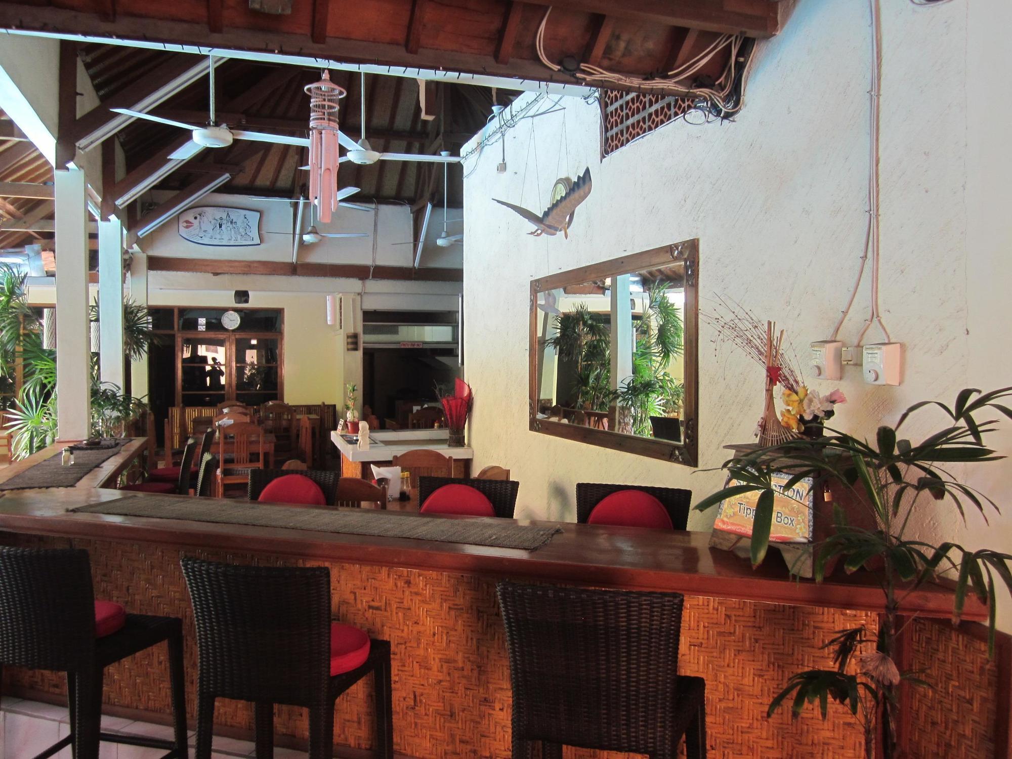Secret Garden Inn Kuta  Exterior photo