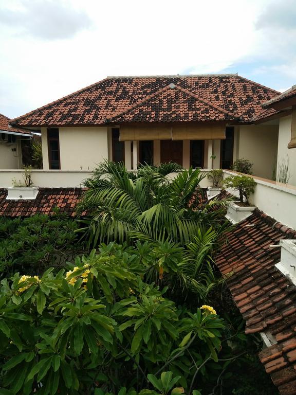 Secret Garden Inn Kuta  Exterior photo