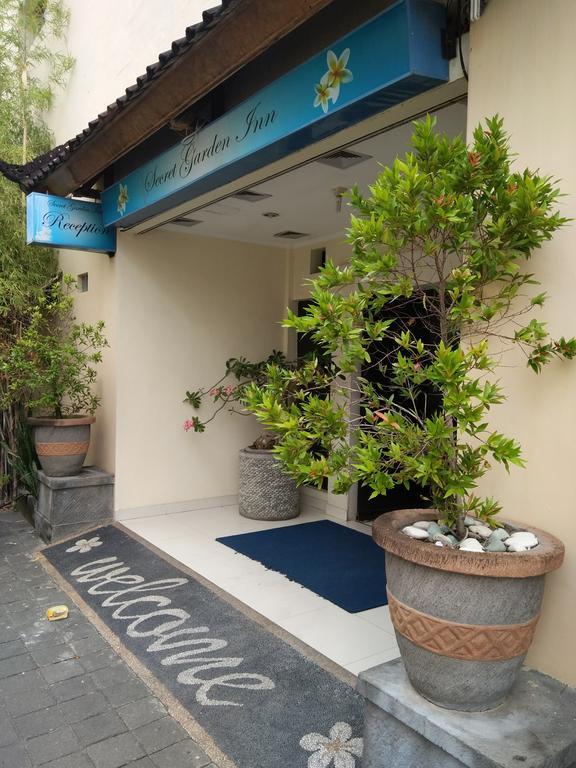 Secret Garden Inn Kuta  Exterior photo