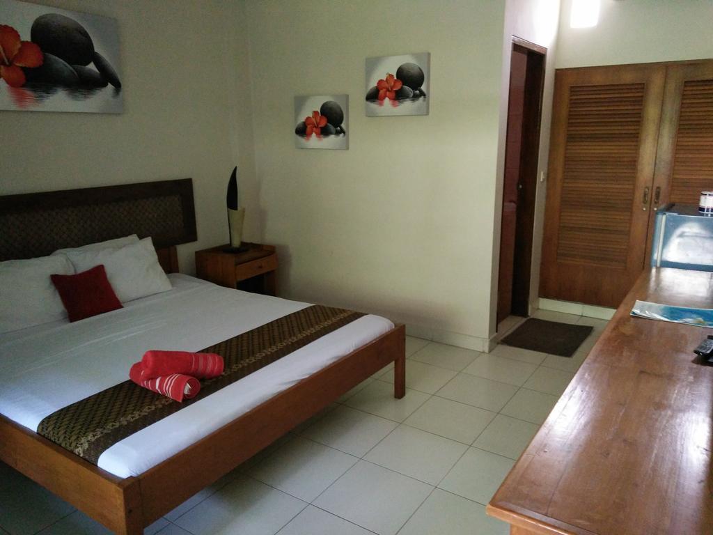 Secret Garden Inn Kuta  Exterior photo
