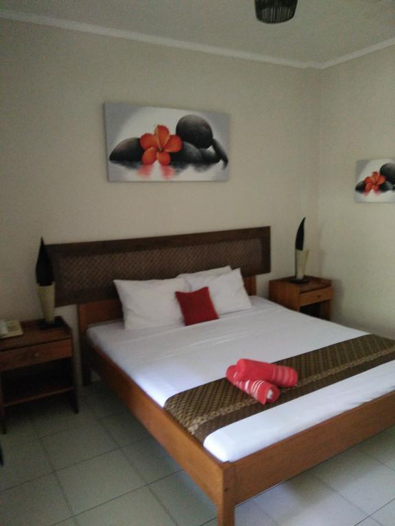 Secret Garden Inn Kuta  Exterior photo