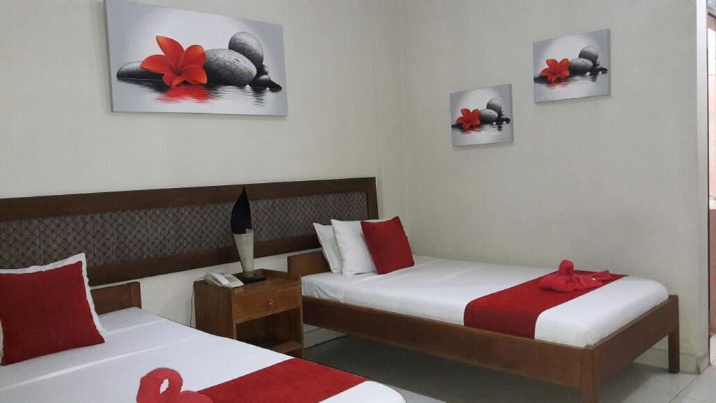 Secret Garden Inn Kuta  Exterior photo