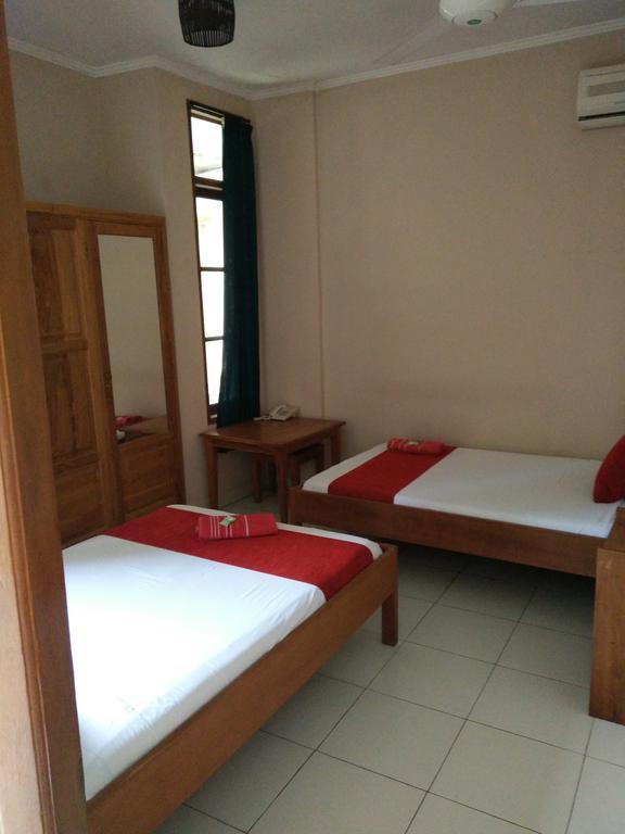 Secret Garden Inn Kuta  Exterior photo