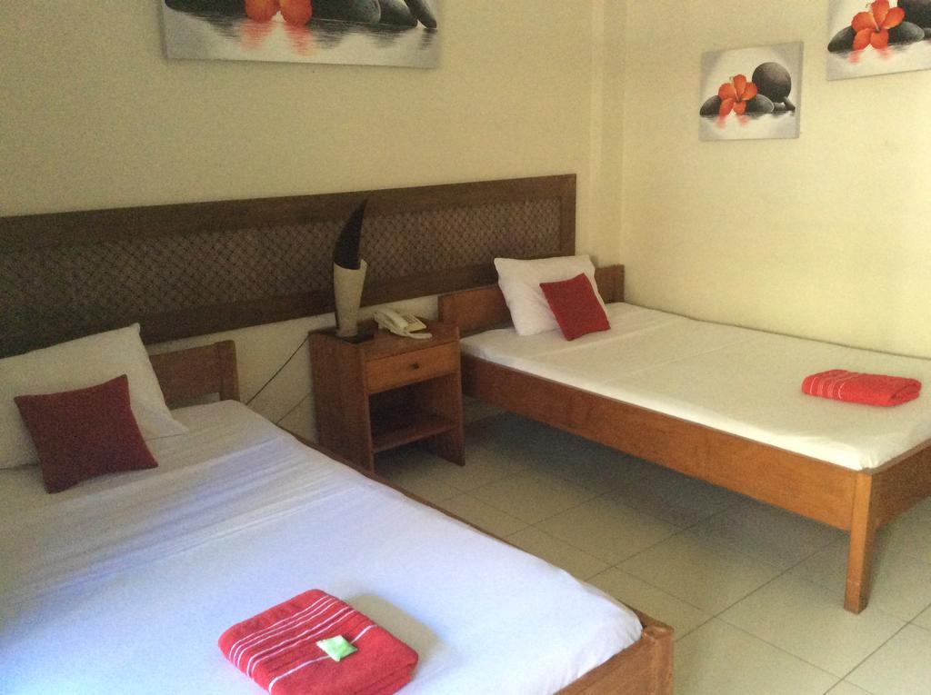 Secret Garden Inn Kuta  Exterior photo