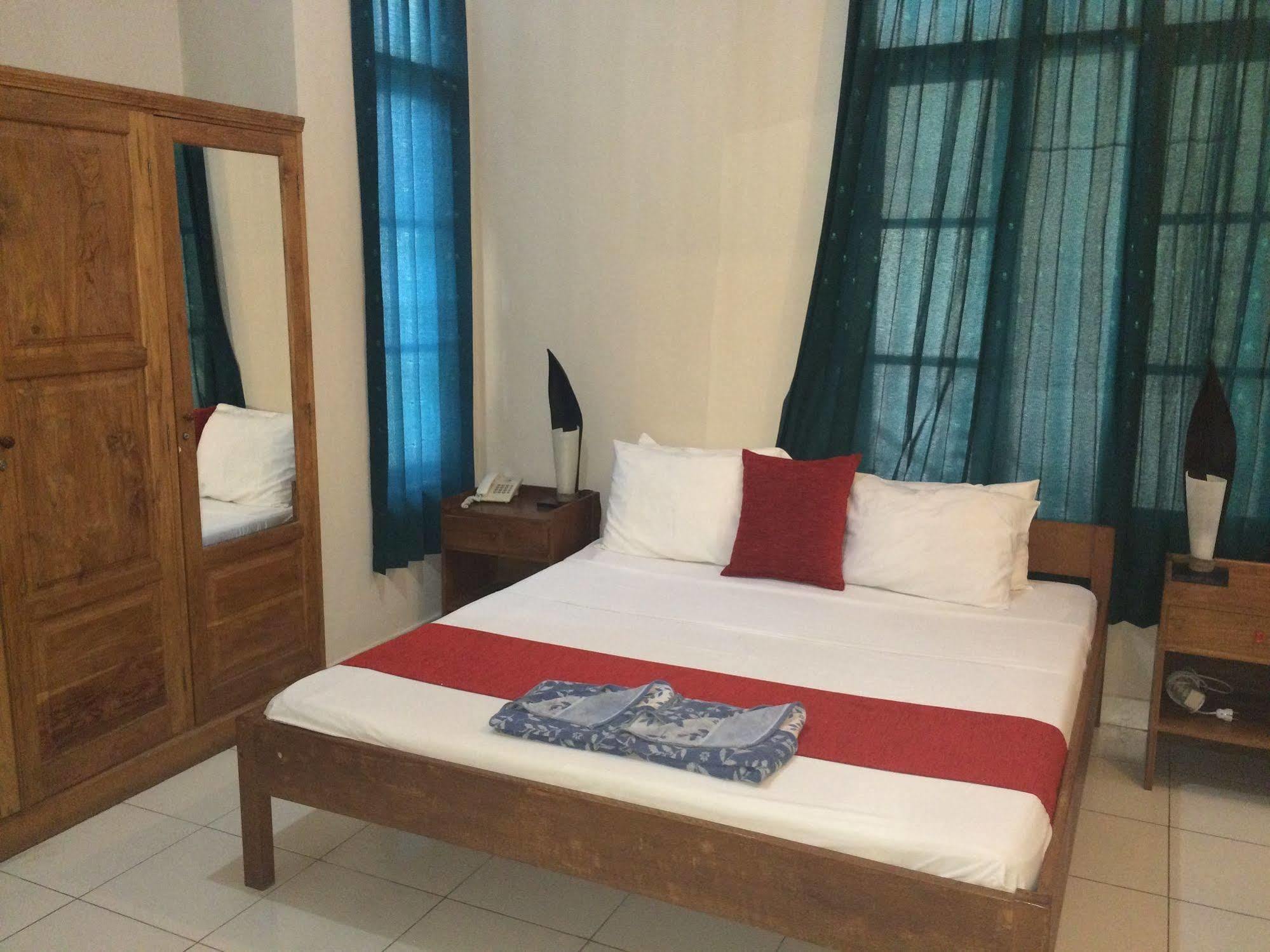 Secret Garden Inn Kuta  Exterior photo