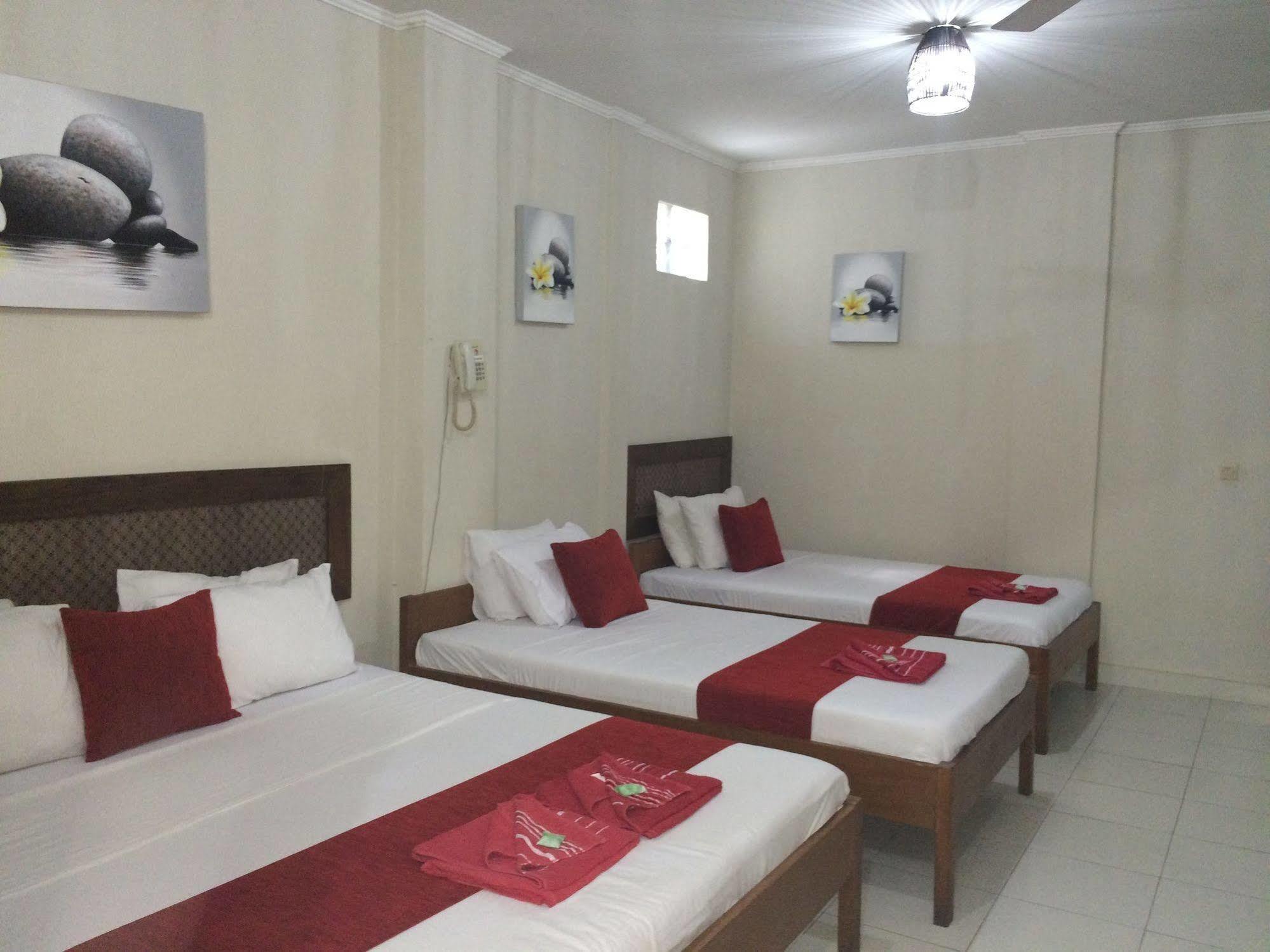 Secret Garden Inn Kuta  Exterior photo