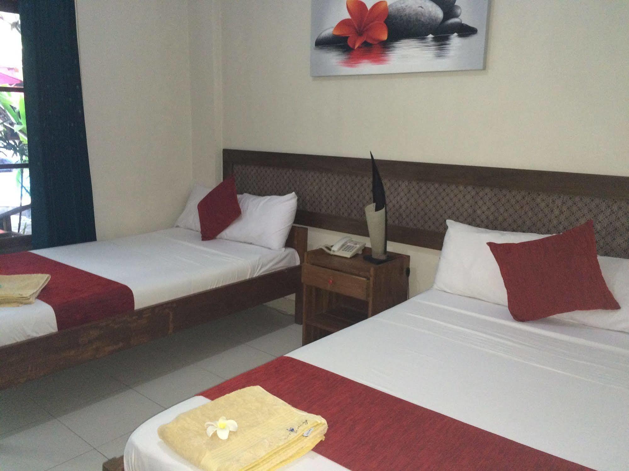 Secret Garden Inn Kuta  Exterior photo