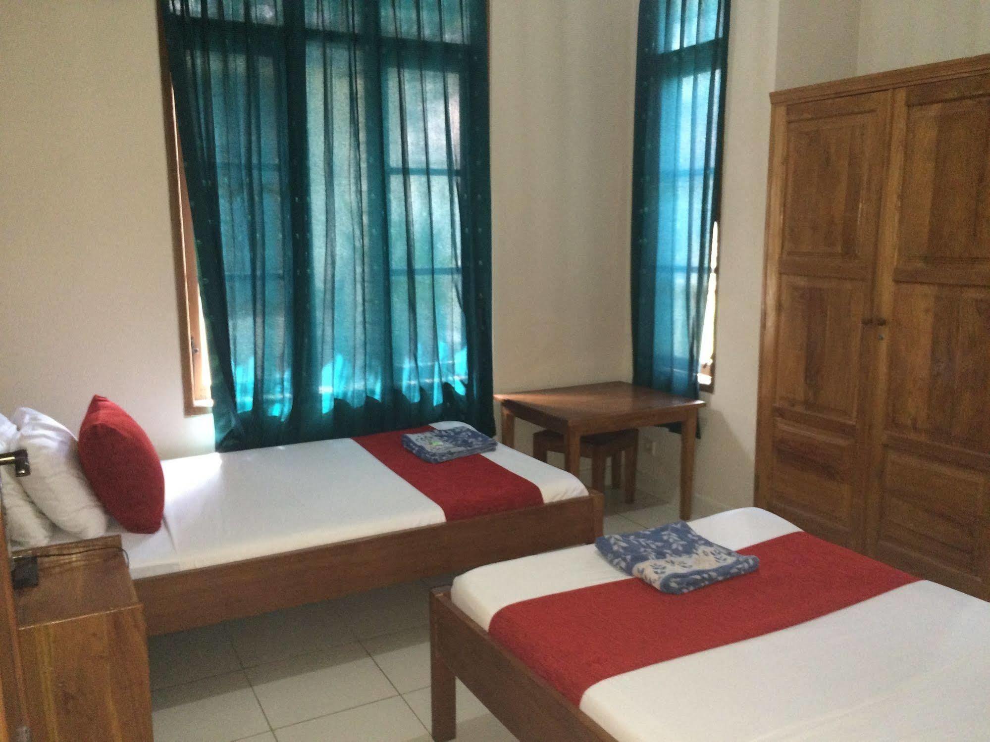 Secret Garden Inn Kuta  Exterior photo