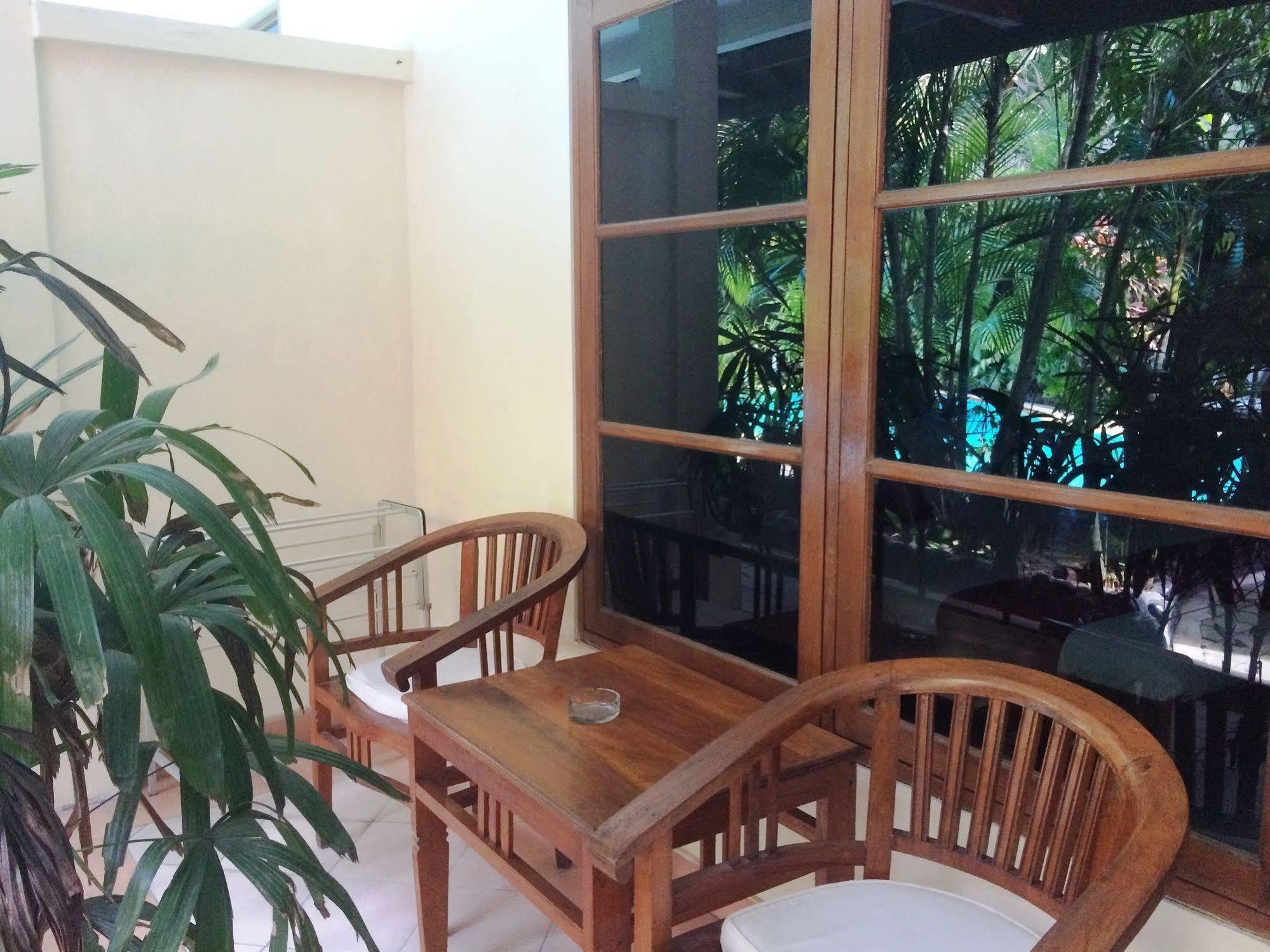 Secret Garden Inn Kuta  Exterior photo
