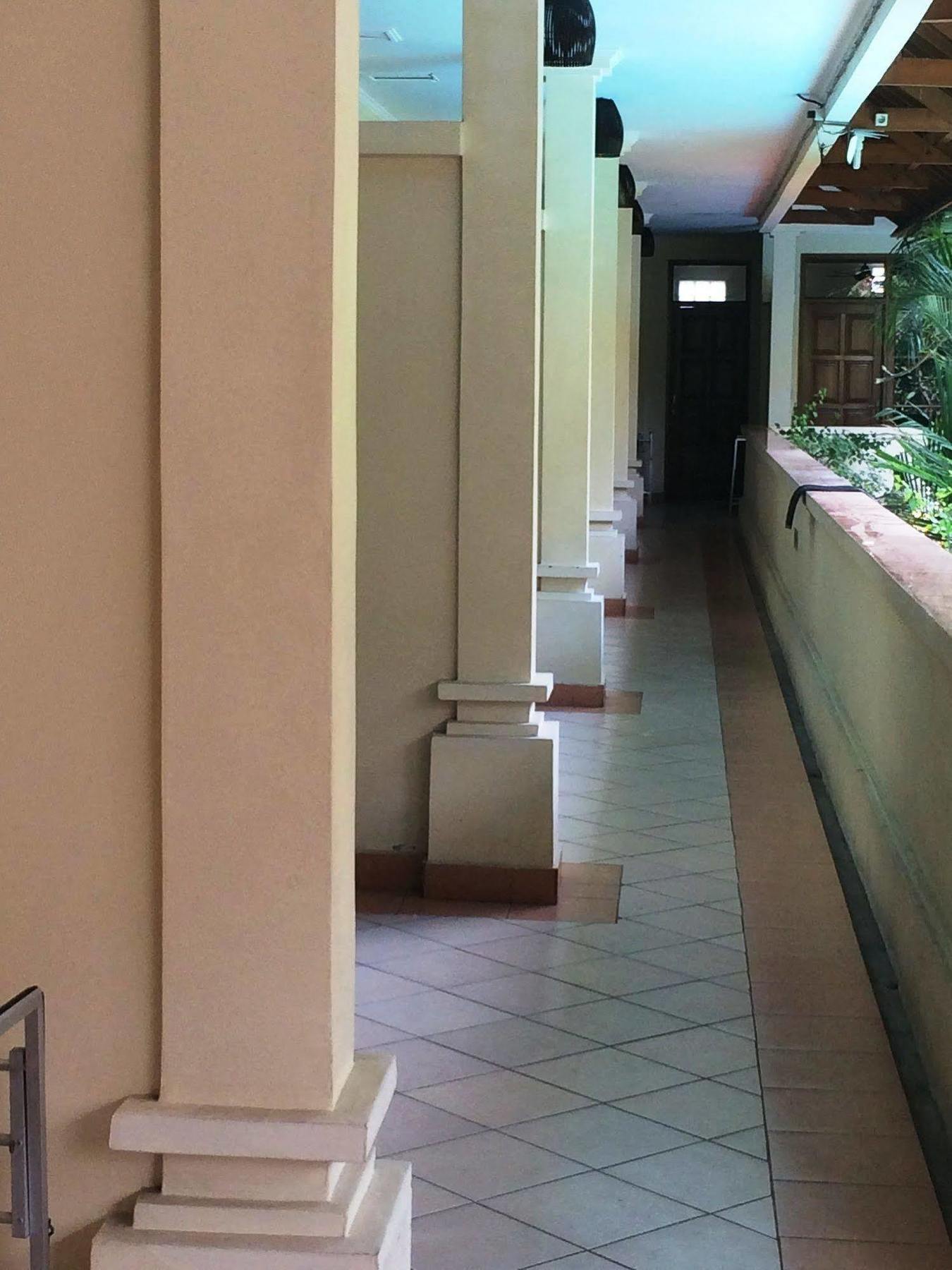 Secret Garden Inn Kuta  Exterior photo